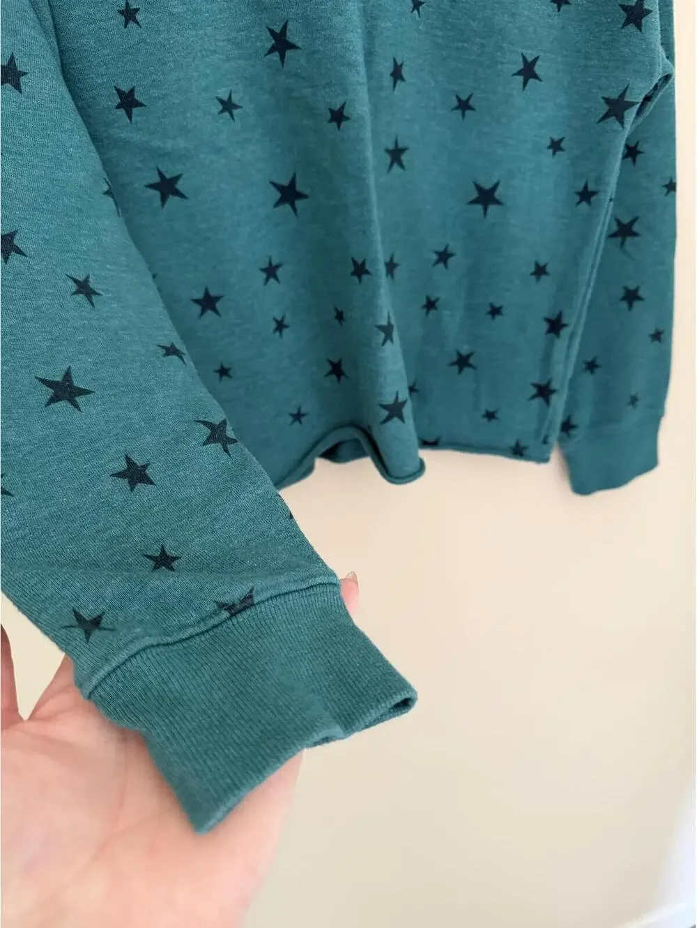 XL/XS/S Old Navy slightly cropped Star Sweatshirt